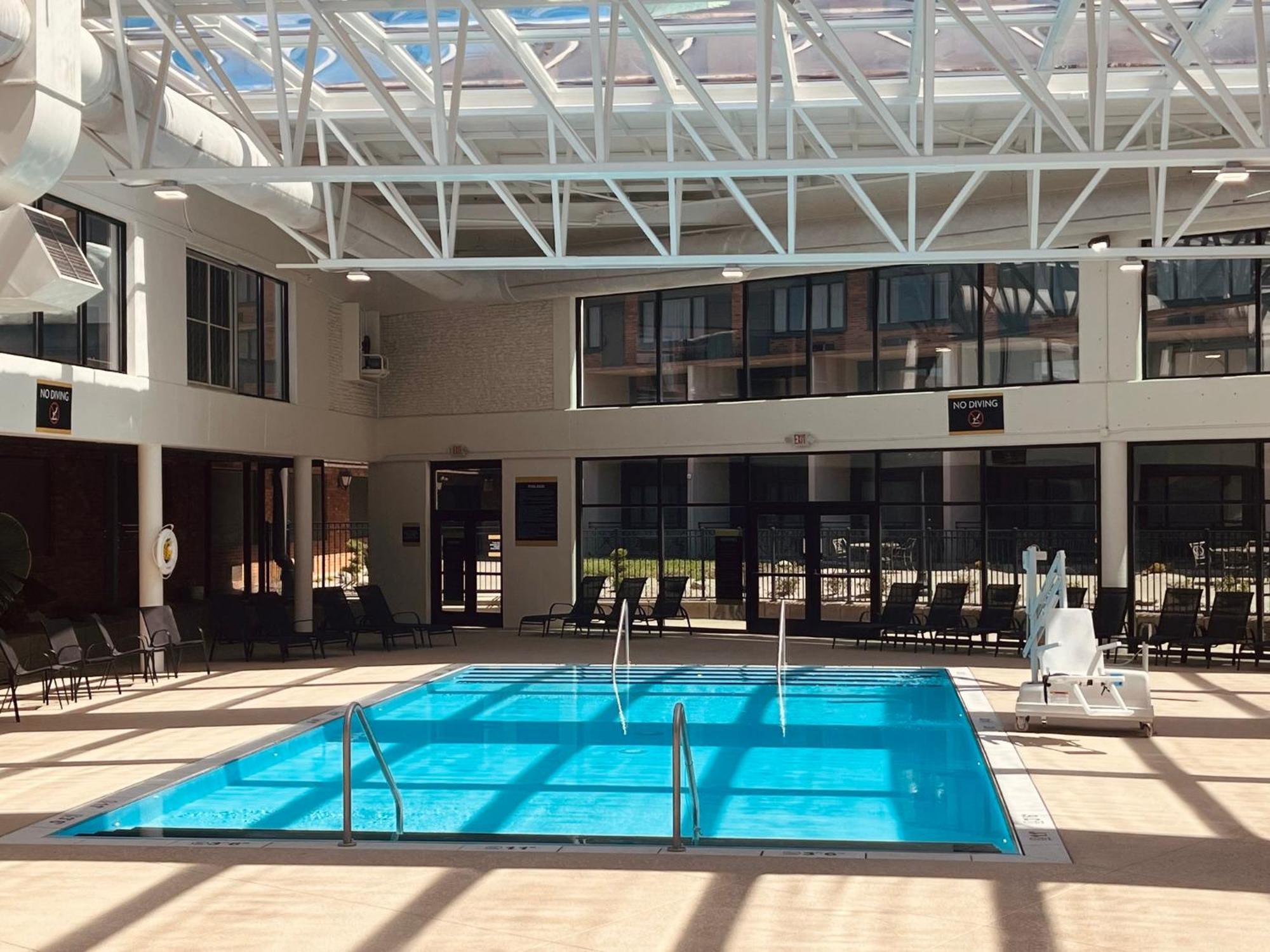 Crowne Plaza Louisville Airport Expo Ctr By Ihg Exterior photo